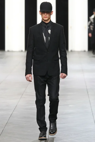 Look 43